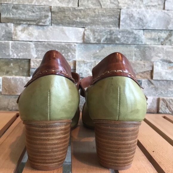 Everybody Women's Landino Mary Jane Pump - Picture 4 of 7